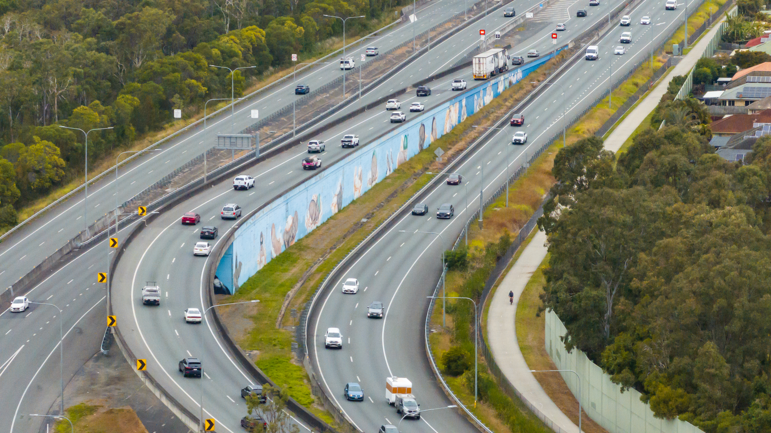 Image showing Gateway Motorway at Bracken Ridge looking southbound to where it joins the Deagon Deviation